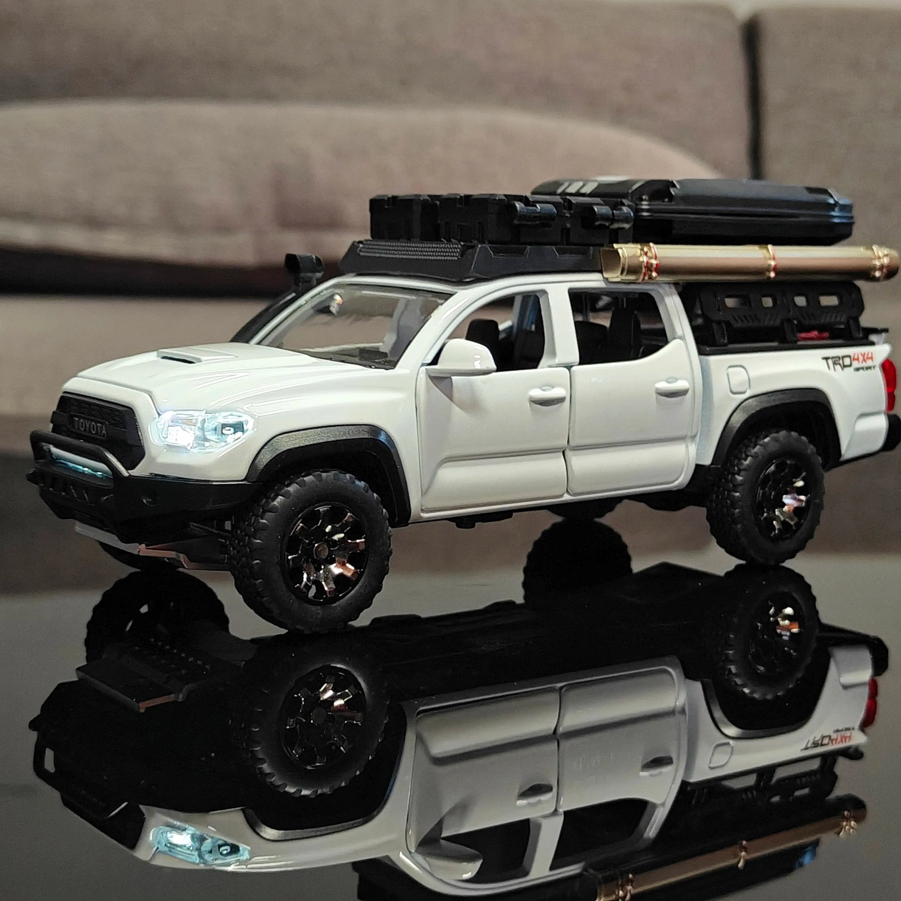 1:32 Metal Toyota Tacoma TRD off Road Pickup Truck Diecast Model Car, Alloy Collectible with Sound & Light, Hobby Item, Birthday Gift for Boys, Display Piece (Diecast Toys Category), Model Cars, with Lights, Toy Car